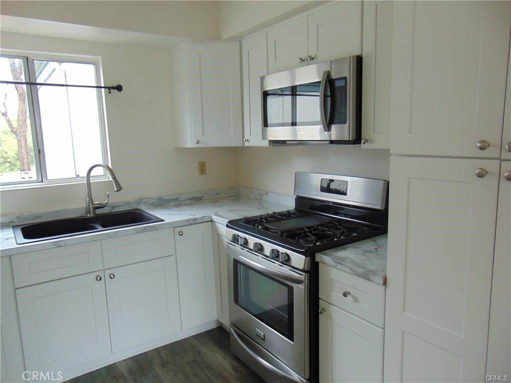 1100 Cleghorn Dr - Photo 2 of 8