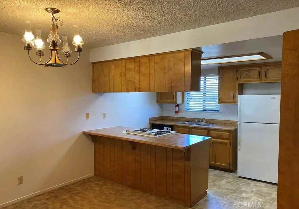 1036 Baden Ave - Photo 3 of 9