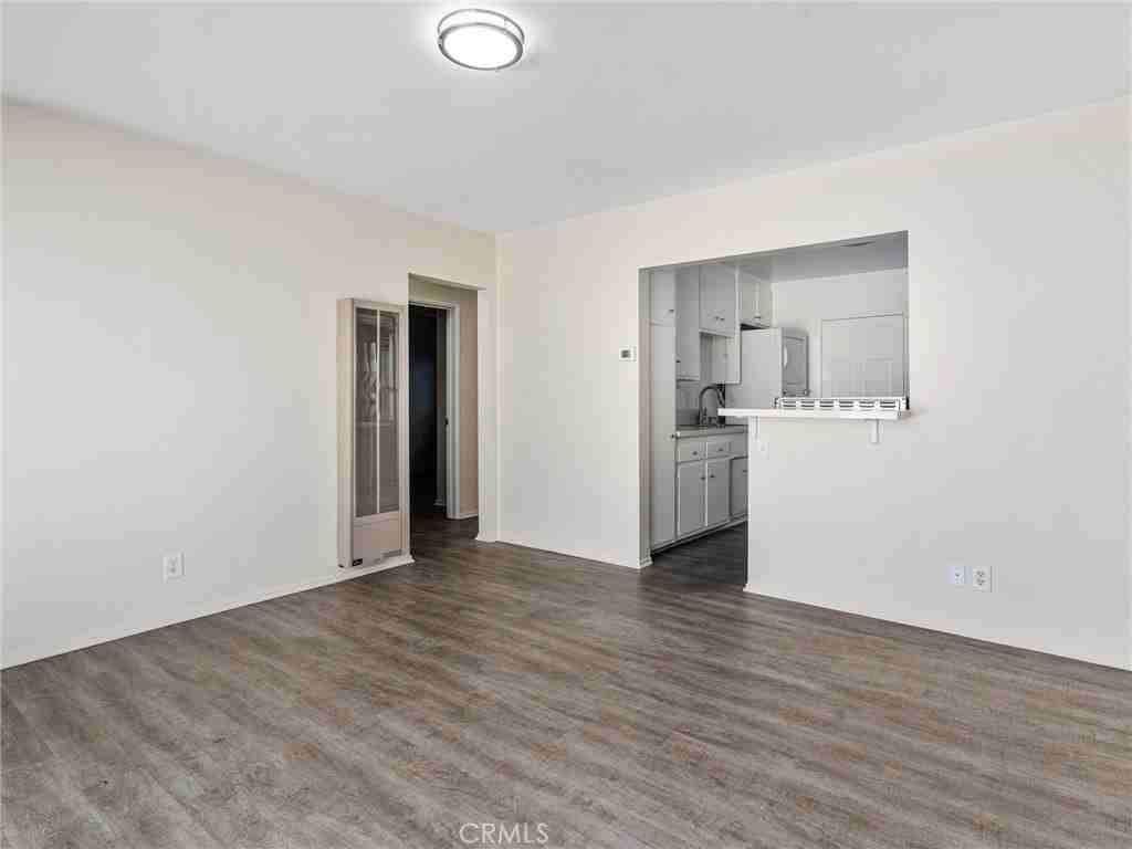 140 Virginia St - Photo 5 of 15