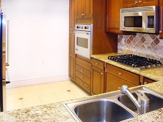 10640 Woodbridge St #PH2 - Photo 6 of 19