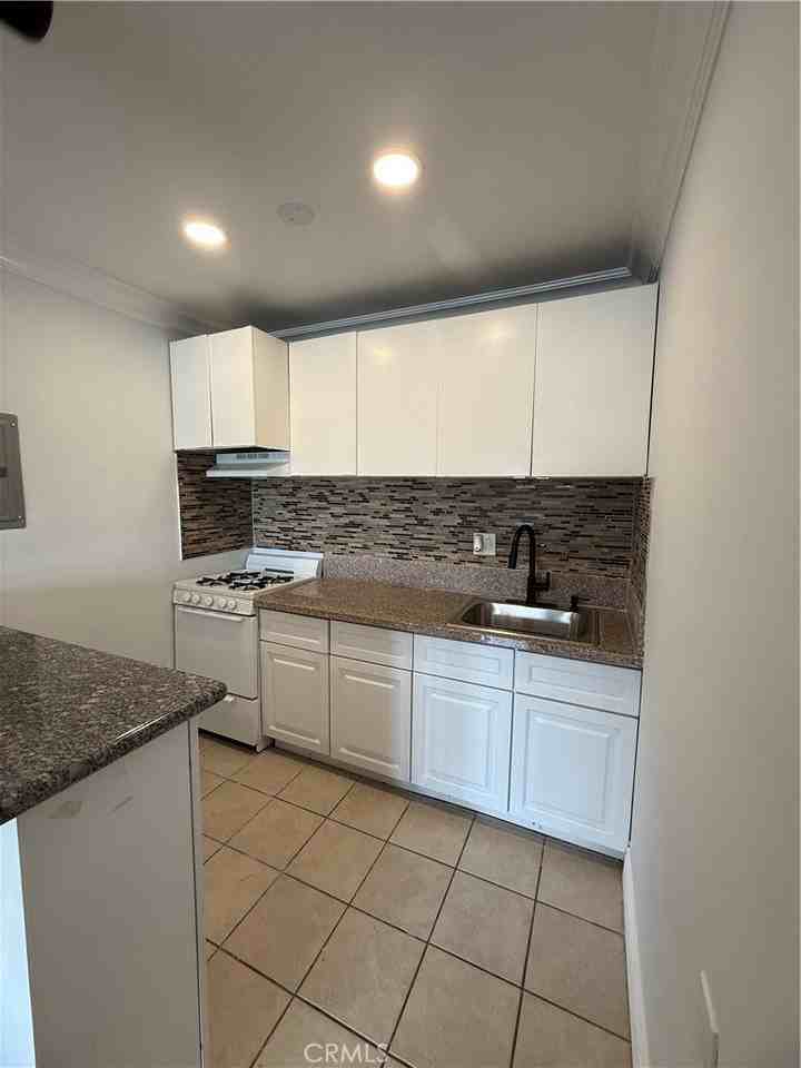 9031 Phyllis Ave #1 - Photo 3 of 16