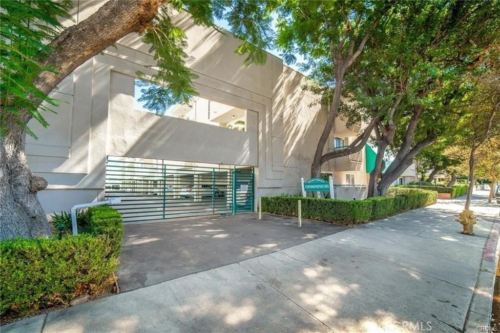 5320 Zelzah Ave #314 - Photo 4 of 24