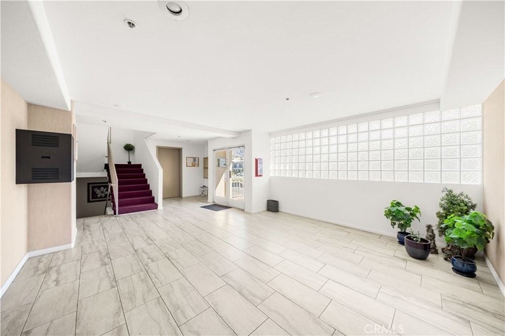 335 S Sierra Madre Blvd - Photo 2 of 22