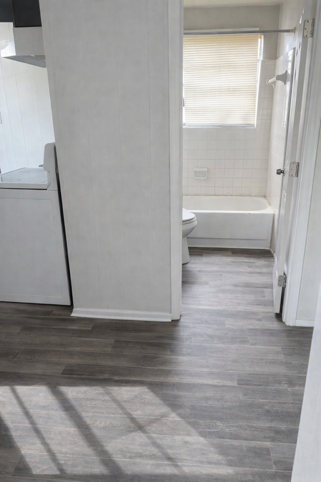 906 Thomas St #1 - Photo 6 of 11