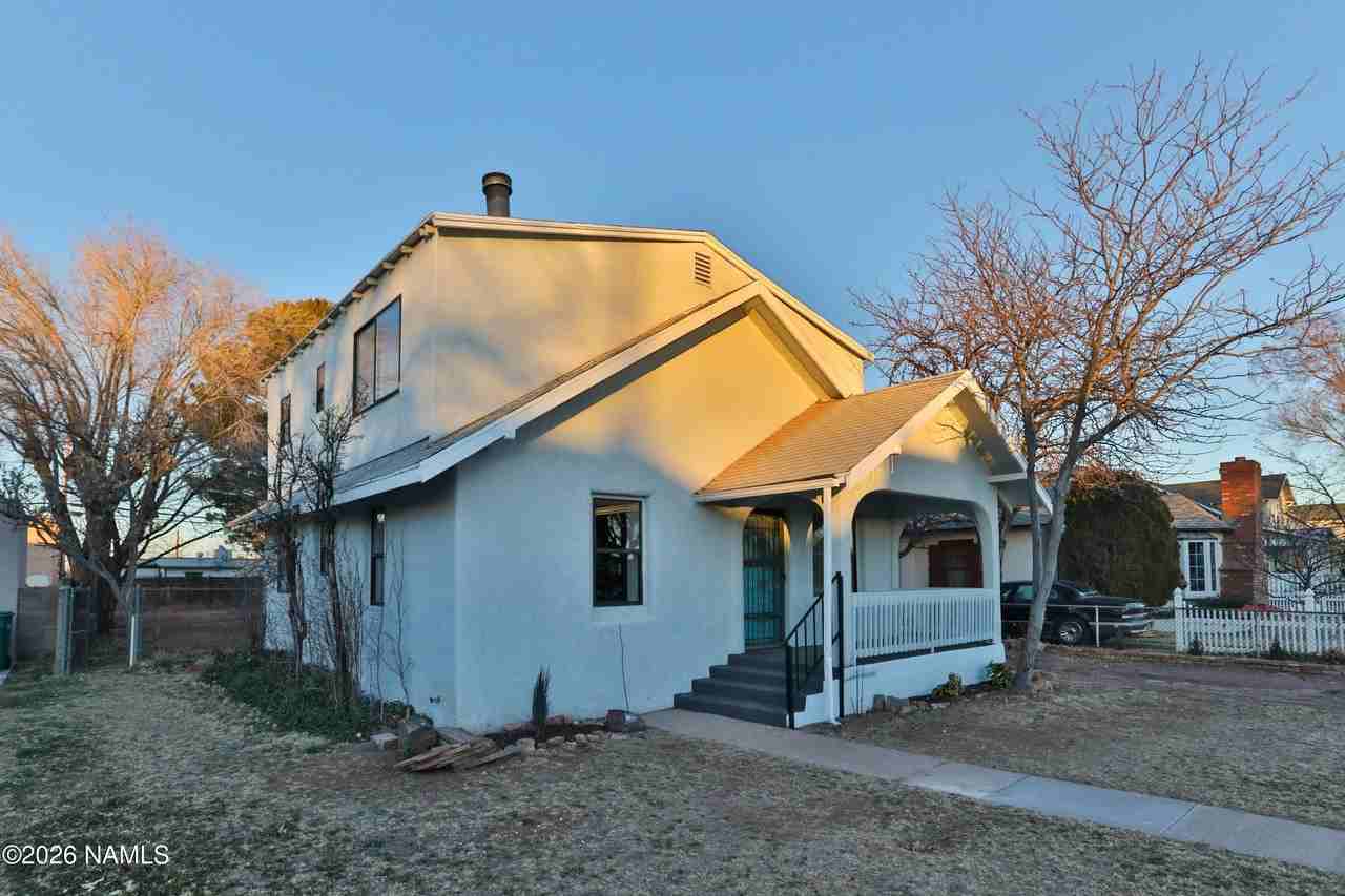 606 W Elm St - Photo 2 of 34