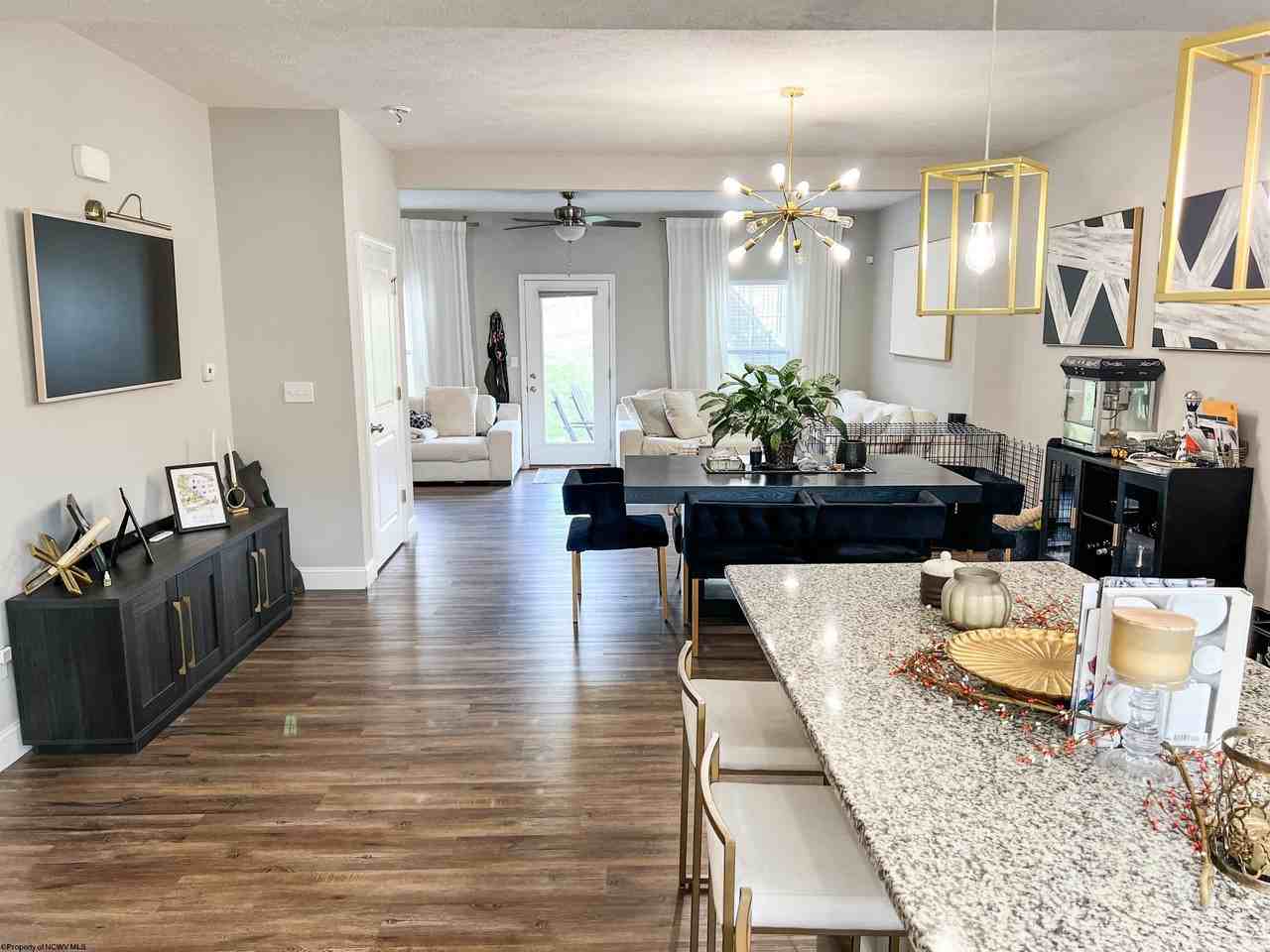 2046 Mountain Ash Ln - Photo 4 of 20