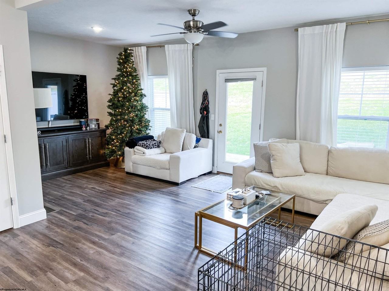 2046 Mountain Ash Ln - Photo 6 of 20