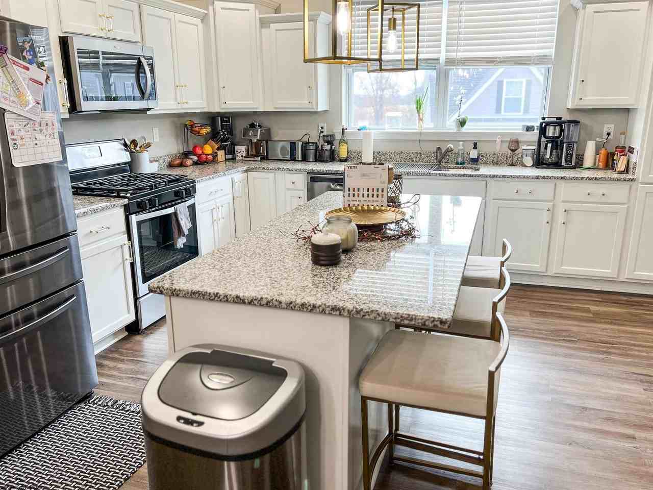 2046 Mountain Ash Ln - Photo 7 of 20