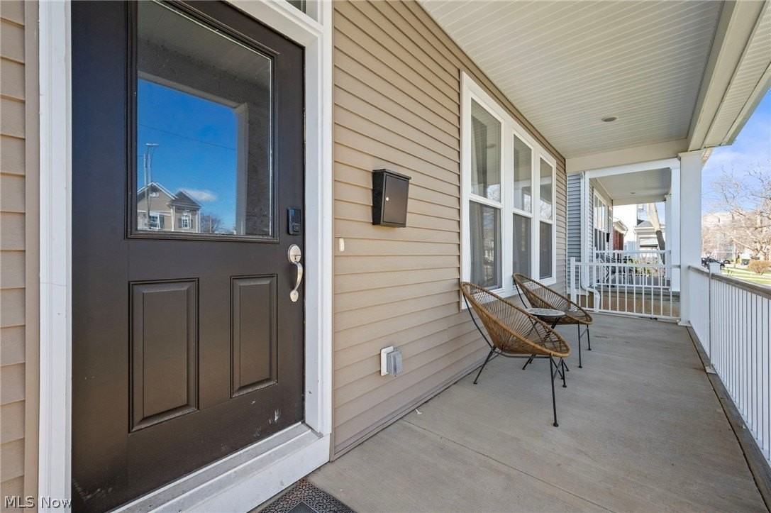 2256 E 100th St - Photo 4 of 28