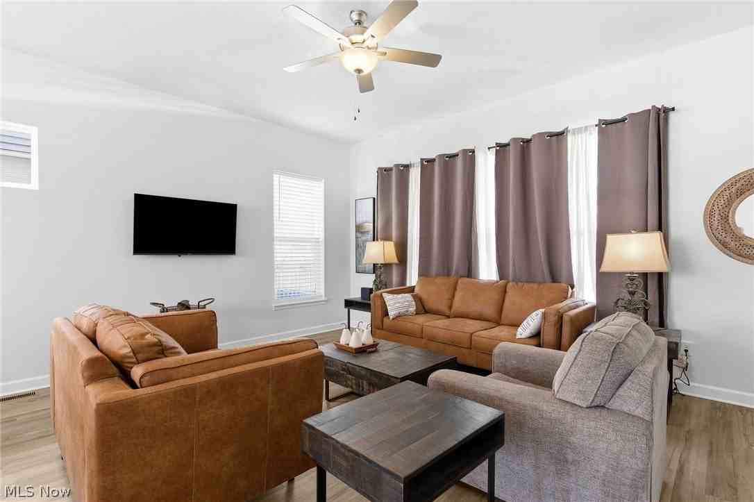 2256 E 100th St - Photo 5 of 28