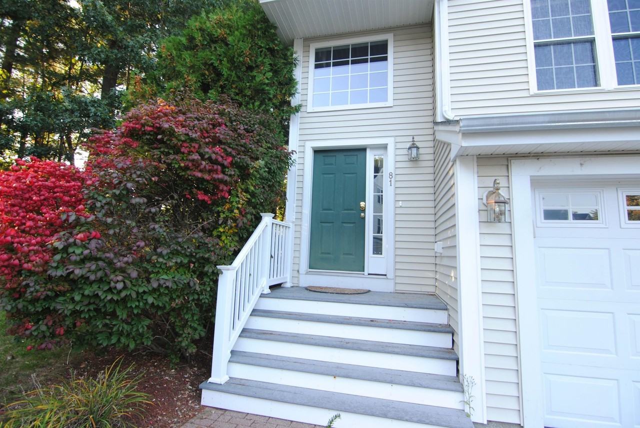 81 Barrington Ave - Photo 2 of 31