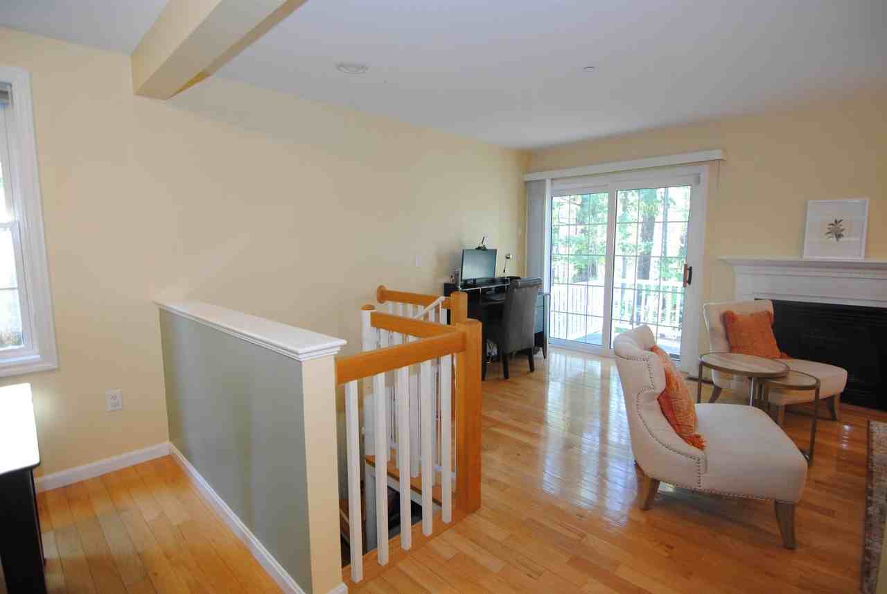 81 Barrington Ave - Photo 4 of 31