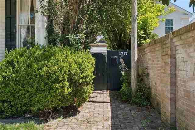 1717 Upperline St - Photo 2 of 12