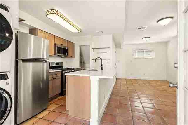 1717 Upperline St - Photo 4 of 12