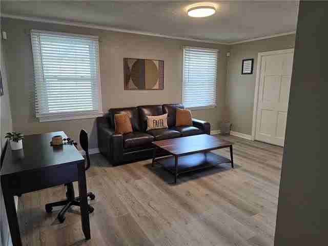 912 Monticello Ave - Photo 7 of 43