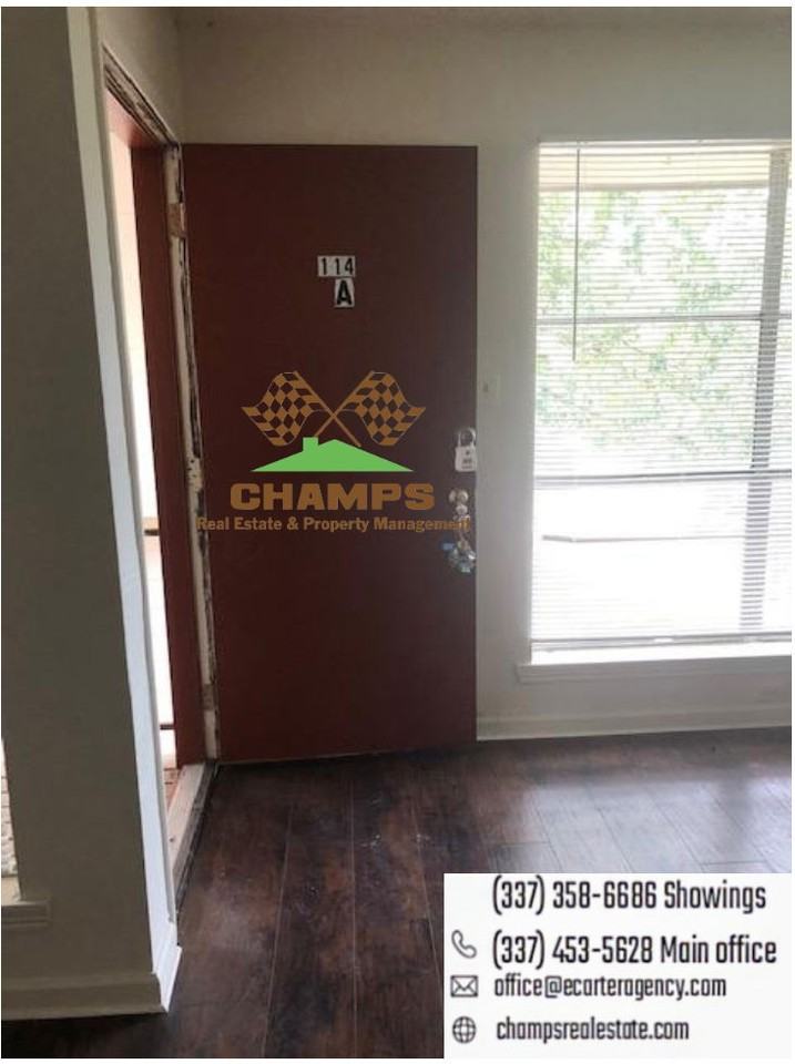 114 N Marigny Cir #C - Photo 3 of 6