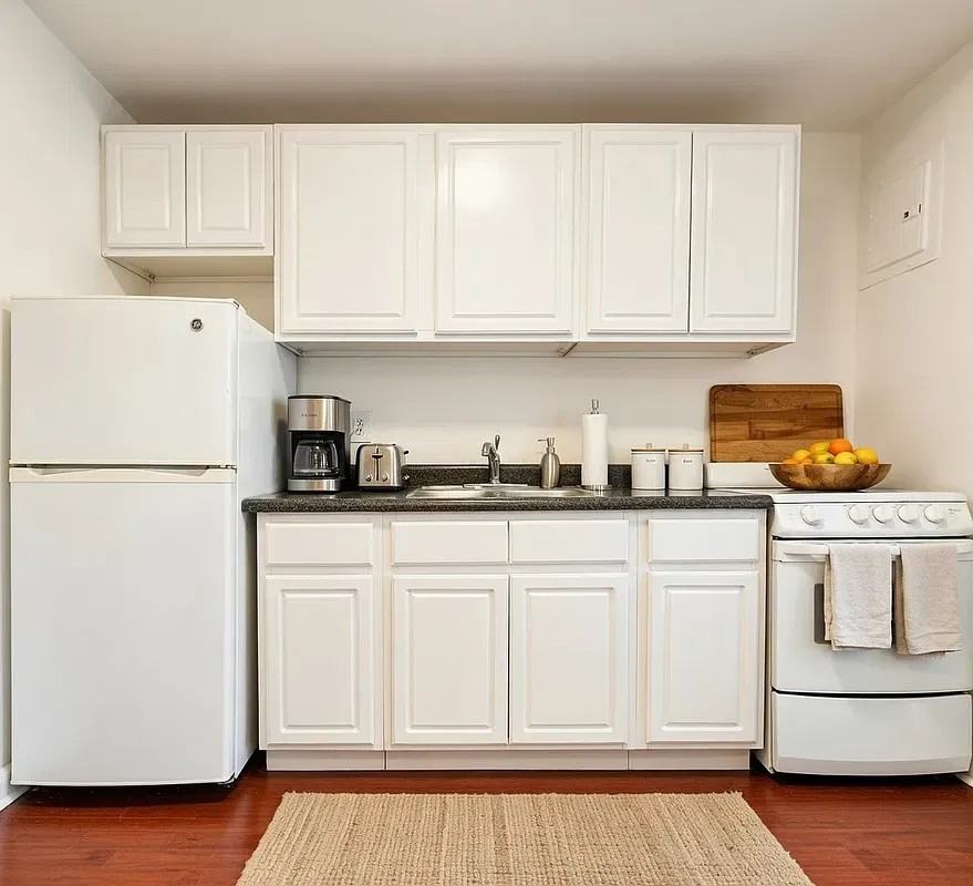 217 E 29th St #31 - Photo 4 of 6