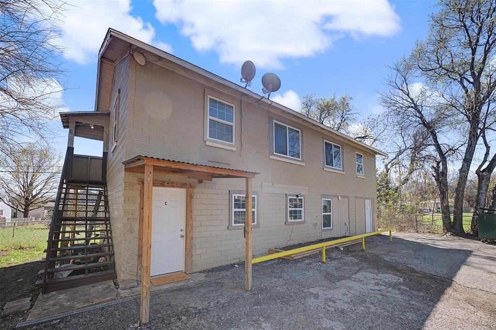 9021 White Settlement Rd - Photo 3 of 19