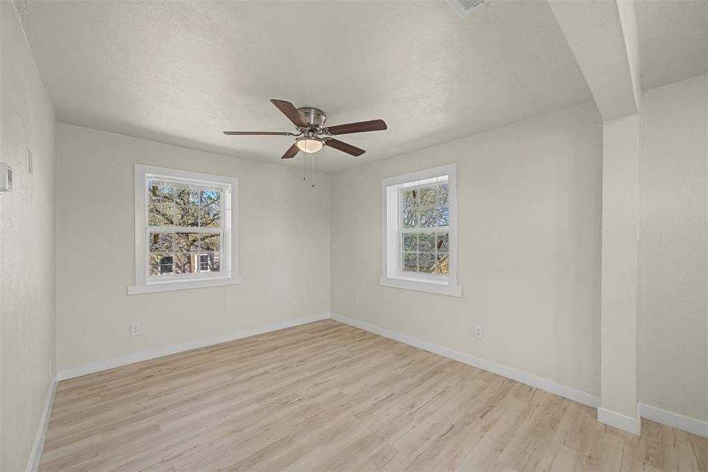 9021 White Settlement Rd - Photo 6 of 19