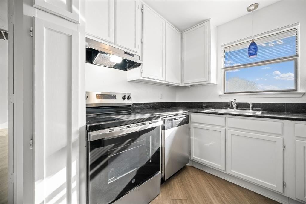 320 E 4th St #204 - Photo 5 of 12