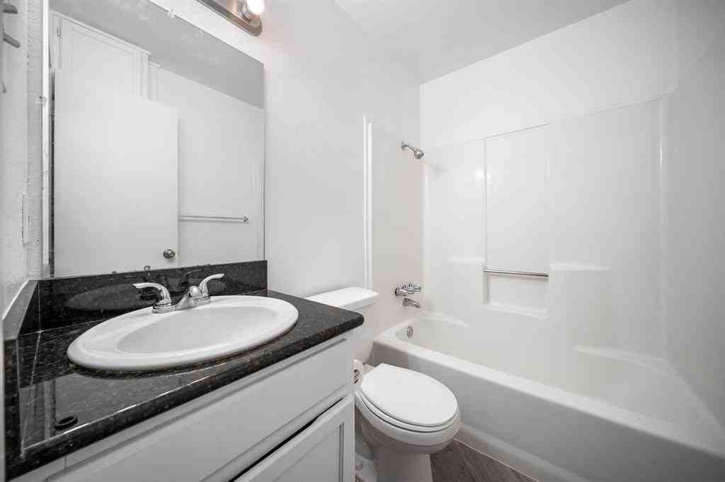320 E 4th St #204 - Photo 6 of 12
