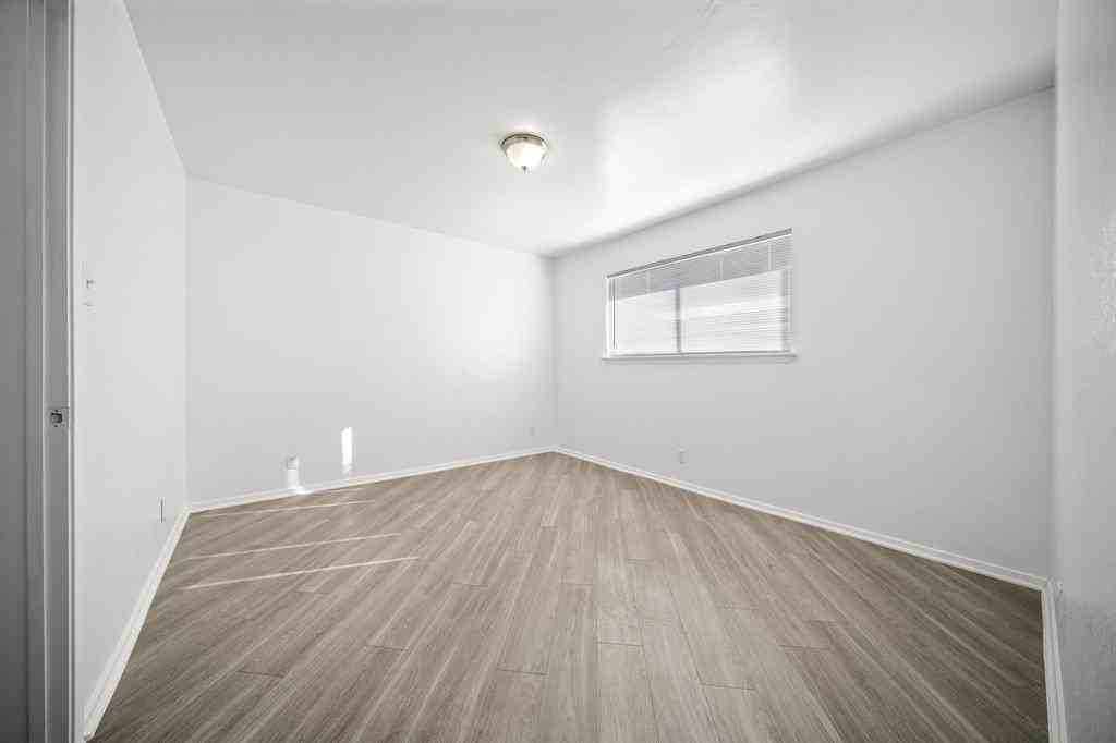 320 E 4th St #204 - Photo 7 of 12