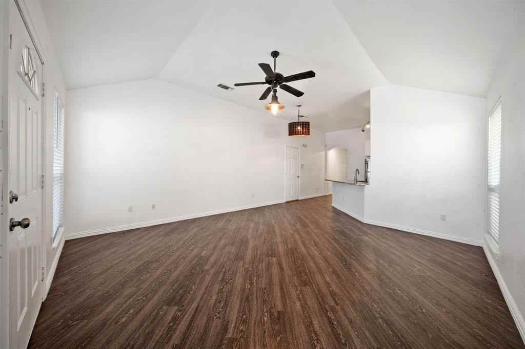 316 E 4th St #A - Photo 3 of 17