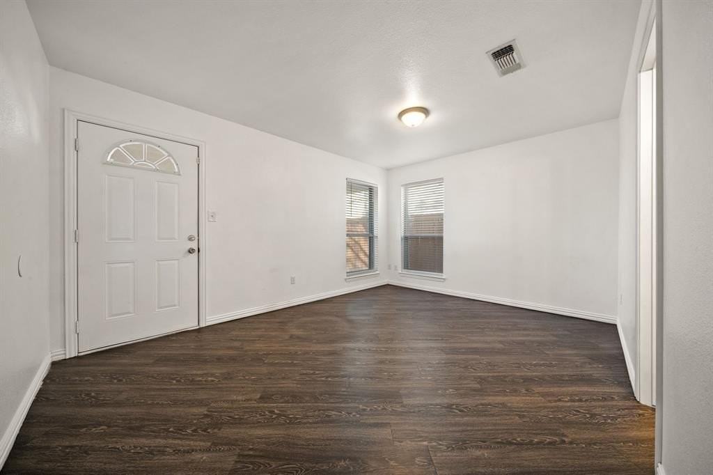 316 E 4th St #A - Photo 5 of 17