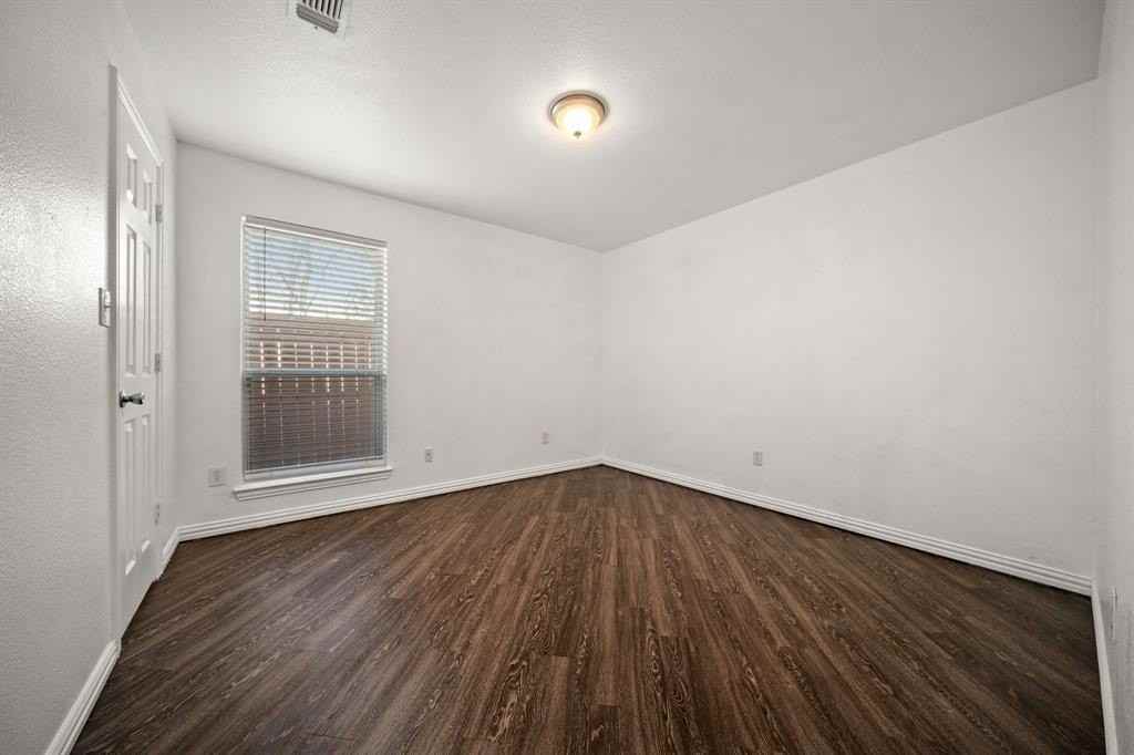 316 E 4th St #A - Photo 7 of 17