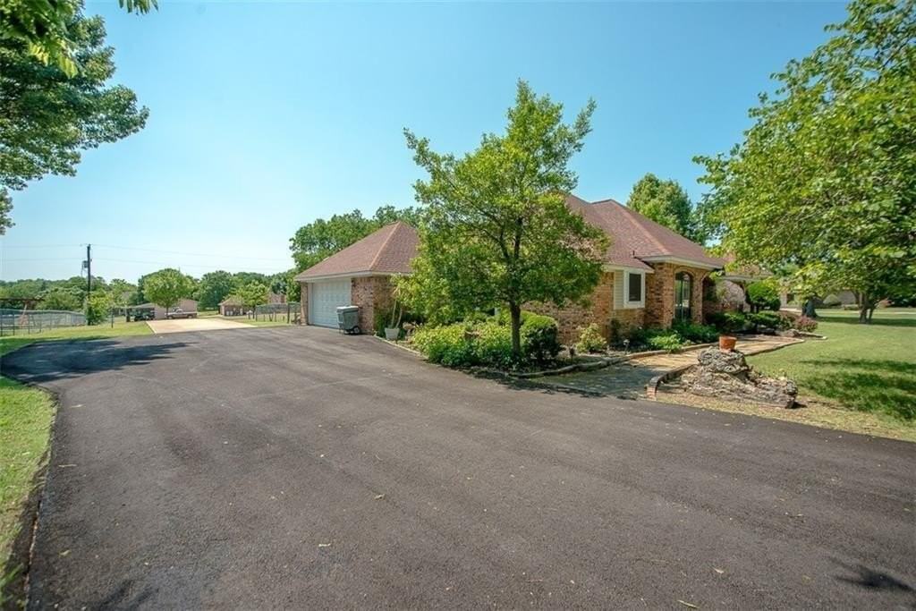 621 New Hope Rd E - Photo 2 of 26