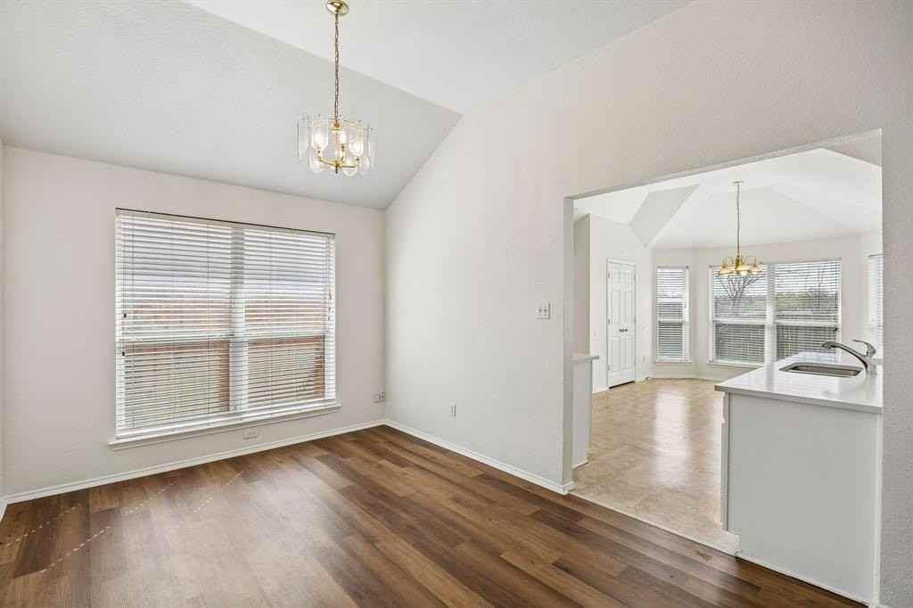 1914 Lennox Ln - Photo 7 of 25