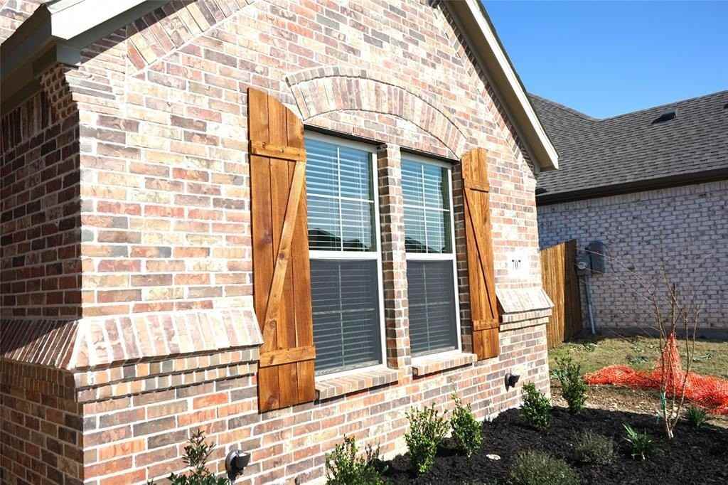 707 Broken Bow Ln - Photo 2 of 33