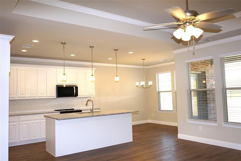 707 Broken Bow Ln - Photo 5 of 33