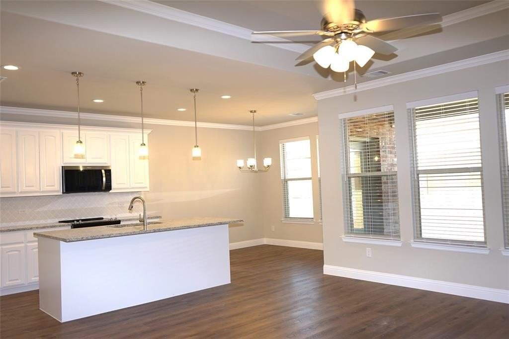 707 Broken Bow Ln - Photo 7 of 33