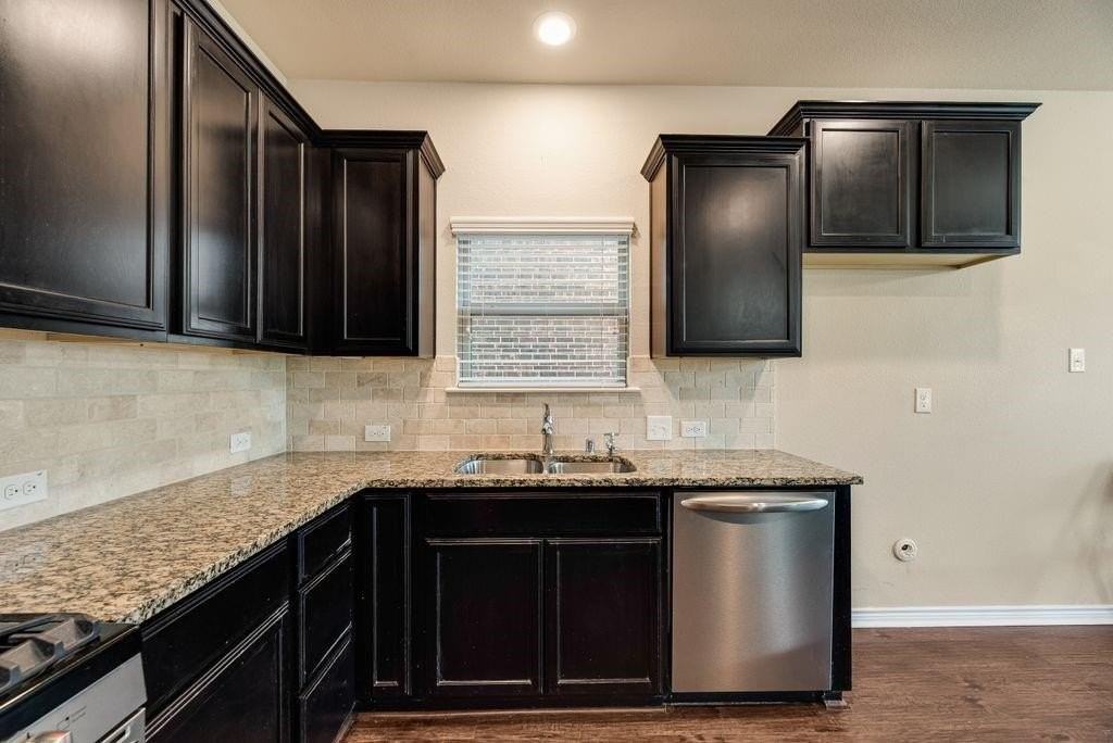 10353 Big Sandy Ct - Photo 7 of 31