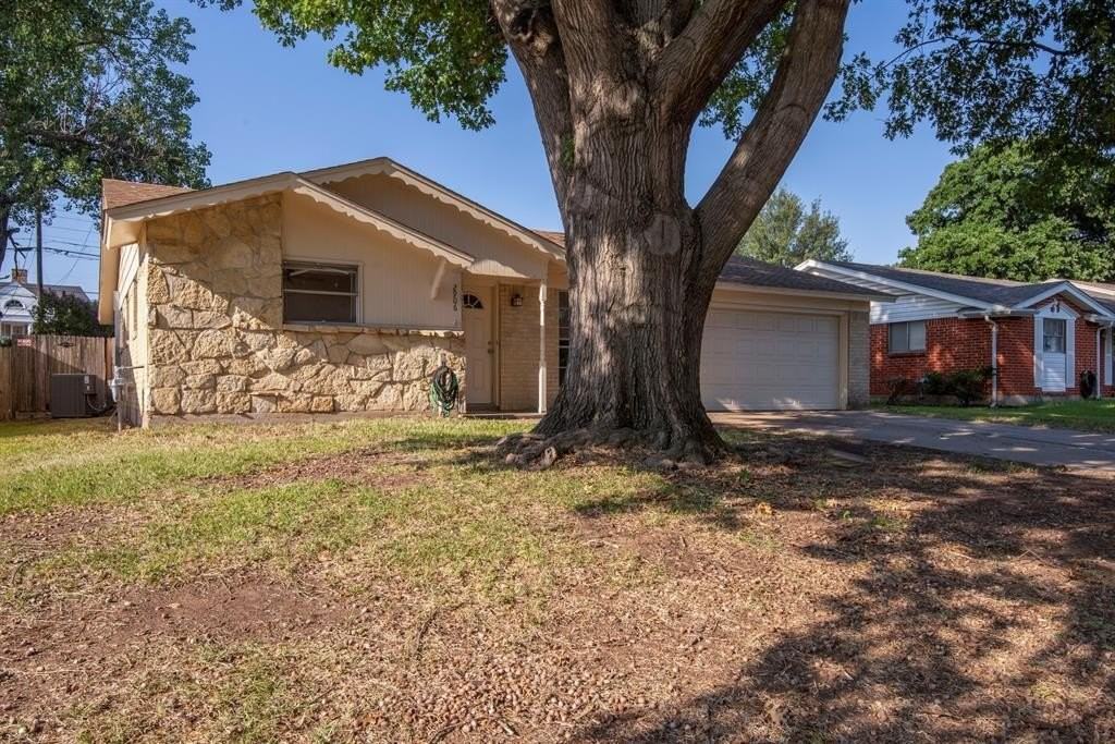 2906 David Ln - Photo 3 of 39