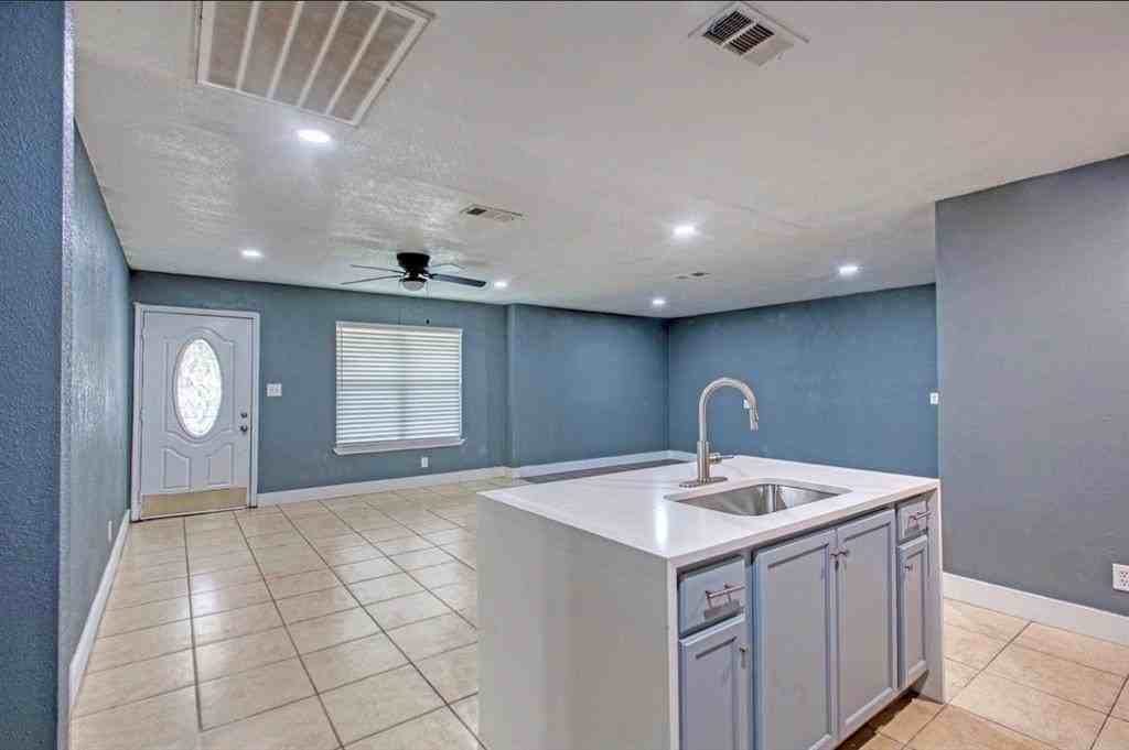 307 Dee Ln - Photo 4 of 19