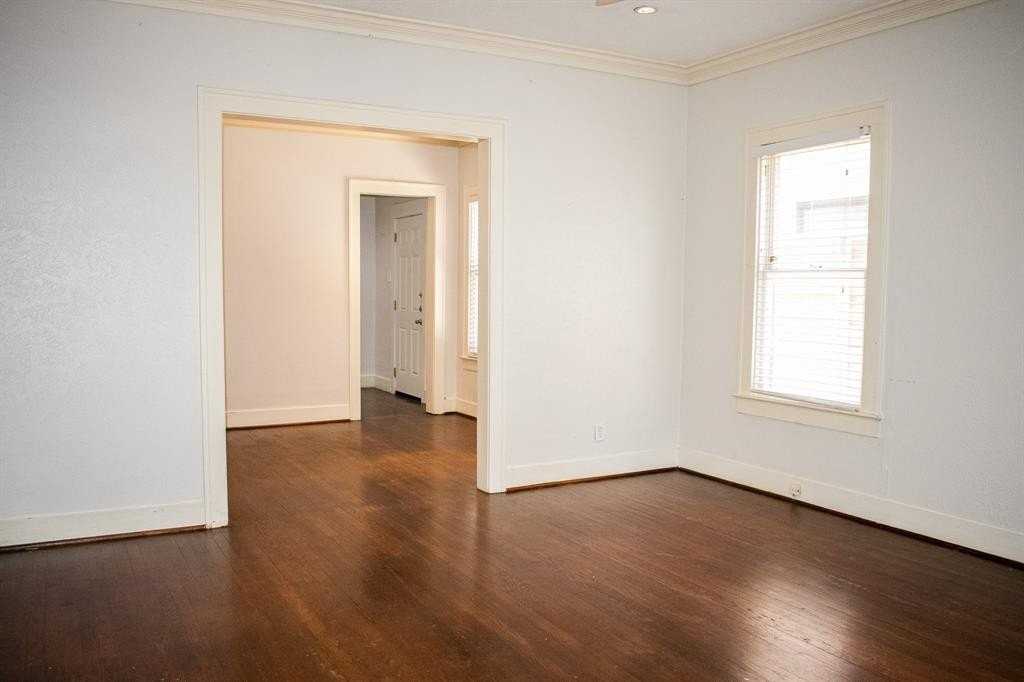 4034 Hawthorne Ave #101 - Photo 3 of 20