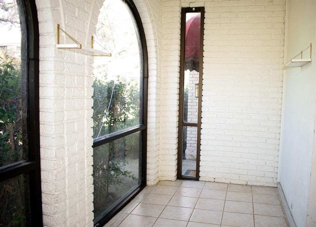 4034 Hawthorne Ave #101 - Photo 5 of 20