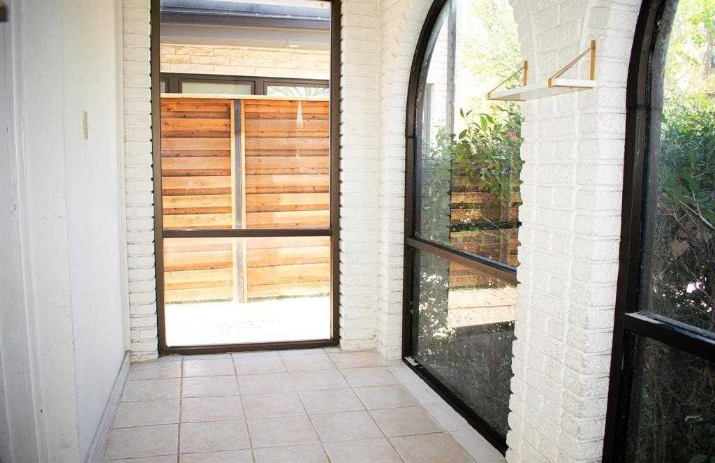 4034 Hawthorne Ave #101 - Photo 6 of 20