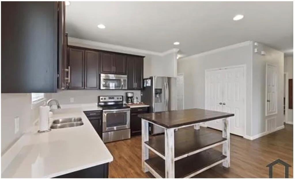 3012 Montserrat Creek Dr - Photo 3 of 9