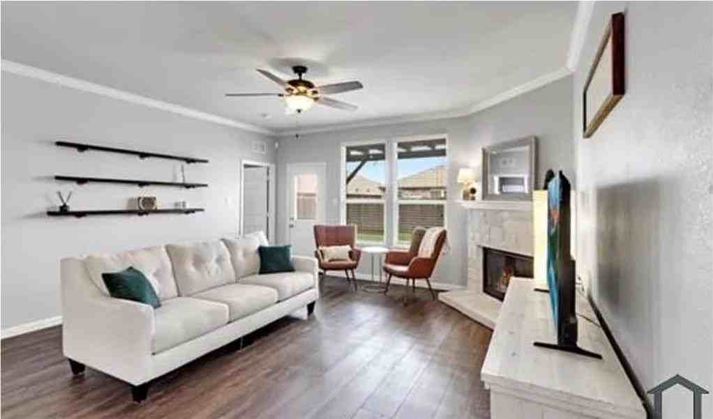 3012 Montserrat Creek Dr - Photo 5 of 9