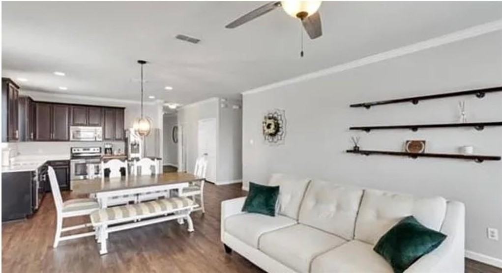 3012 Montserrat Creek Dr - Photo 6 of 9