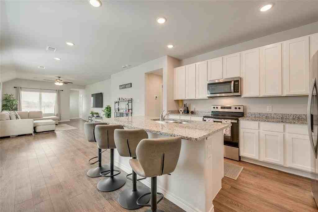 1117 Takeoff Ave - Photo 5 of 20