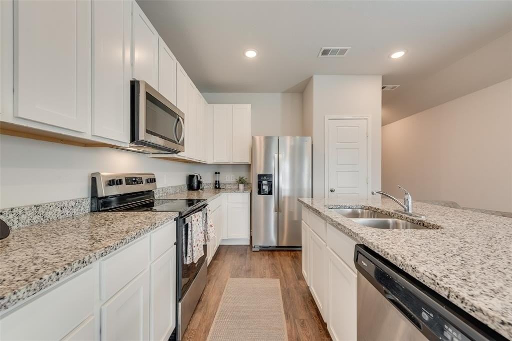 1117 Takeoff Ave - Photo 6 of 20