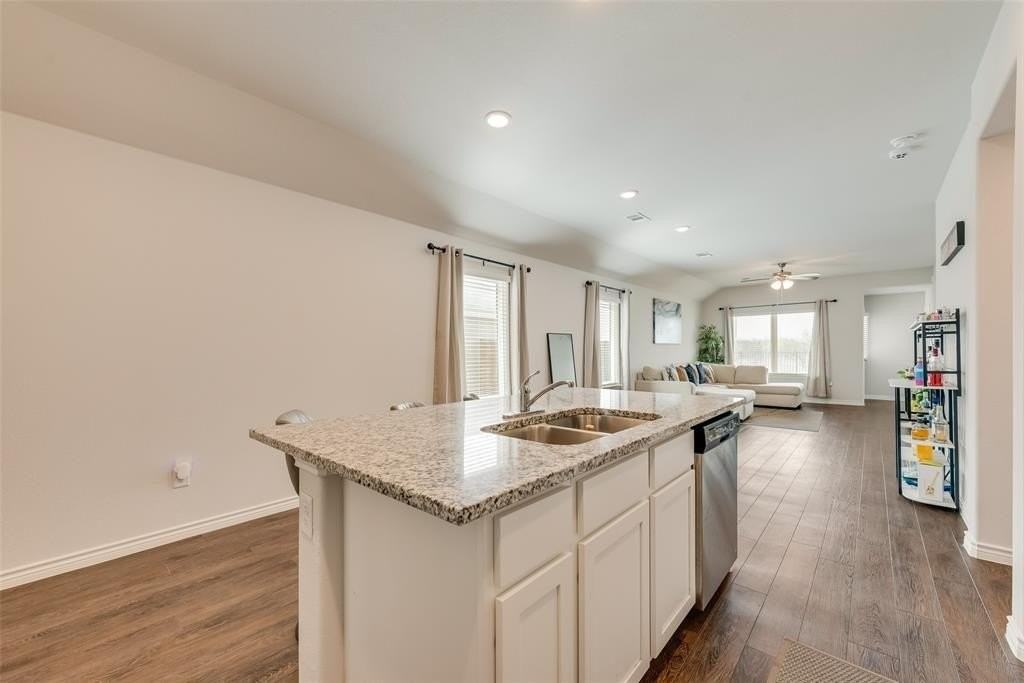 1117 Takeoff Ave - Photo 7 of 20