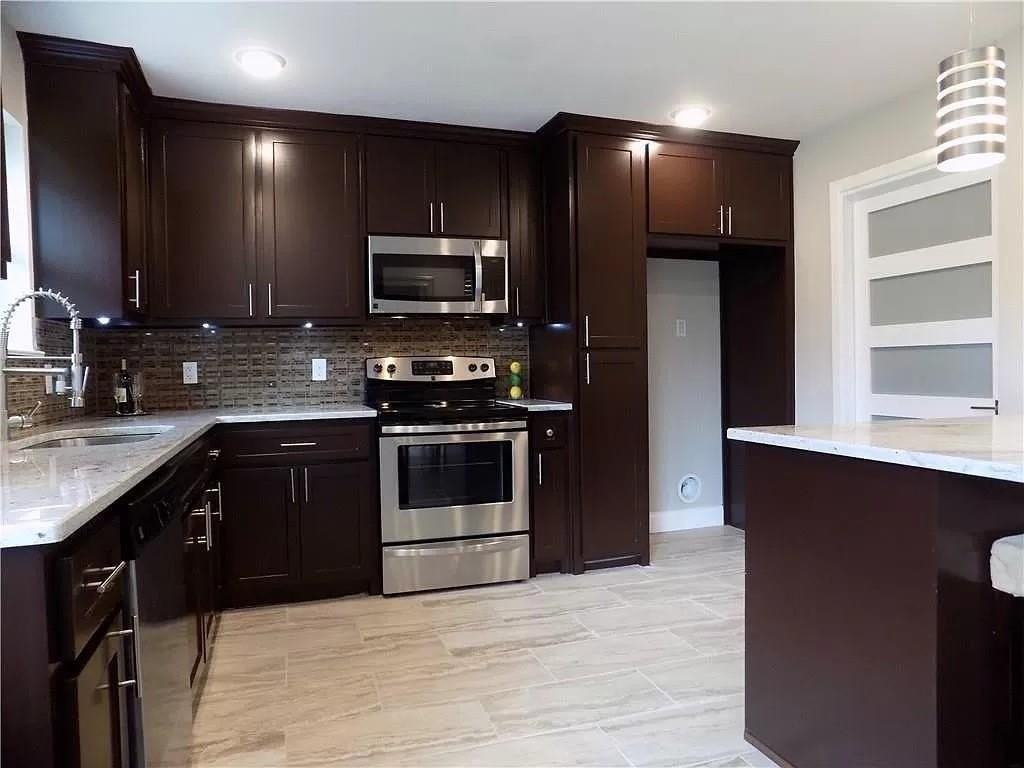 406 Dover Dr - Photo 7 of 20