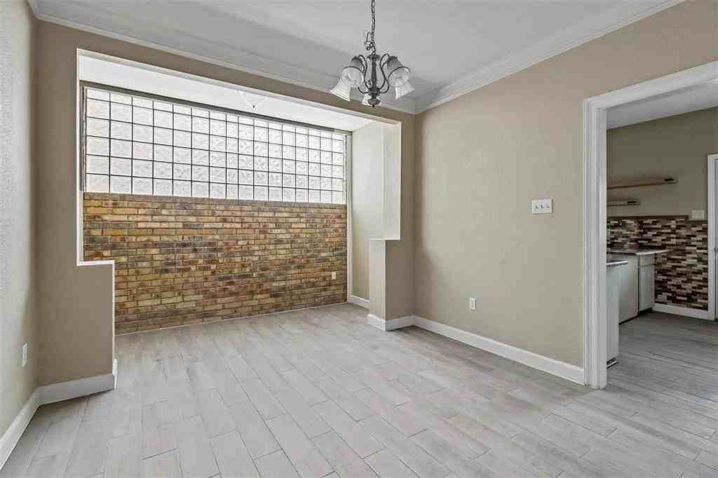 1110 Carrington Ct - Photo 4 of 21