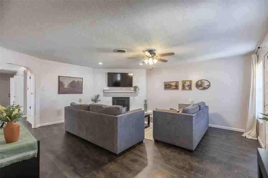 3333 S 27th St - Photo 3 of 35