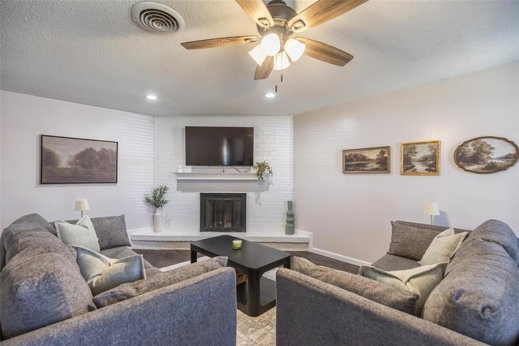 3333 S 27th St - Photo 4 of 35